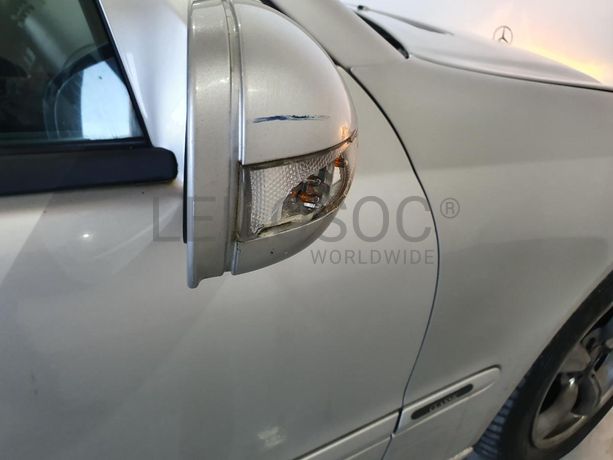 Mercedes-Benz C220 2.2 CDI · Ano 2002