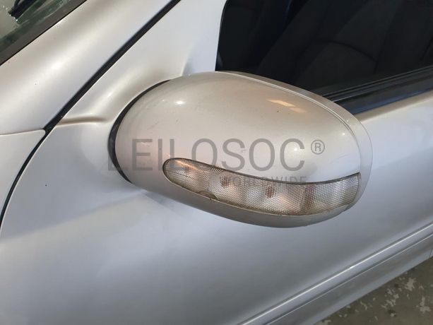 Mercedes-Benz C220 2.2 CDI · Ano 2002