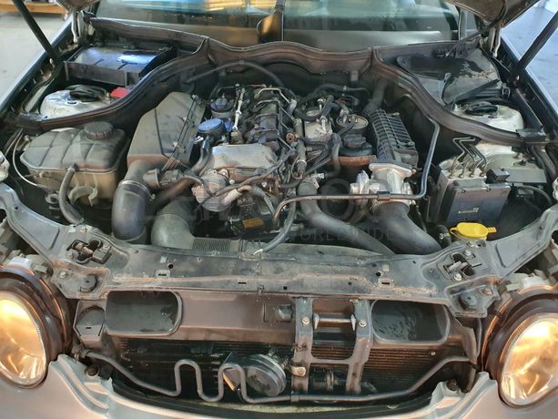 Mercedes-Benz C220 2.2 CDI · Ano 2002