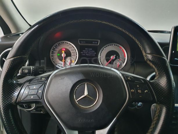 Mercedes-Benz A180 1.5CDI · Ano 2013