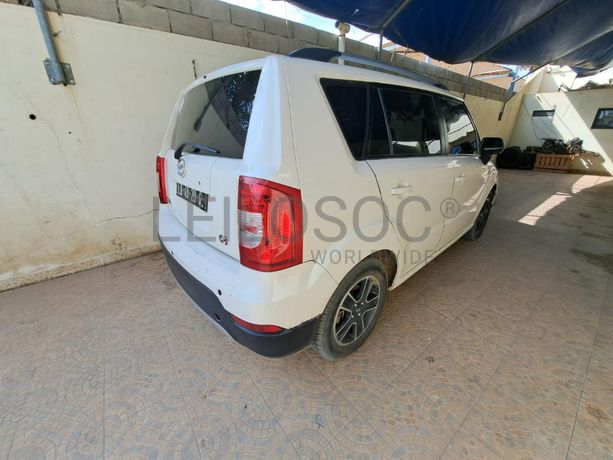 Veículo Zxauto C3 · Viana