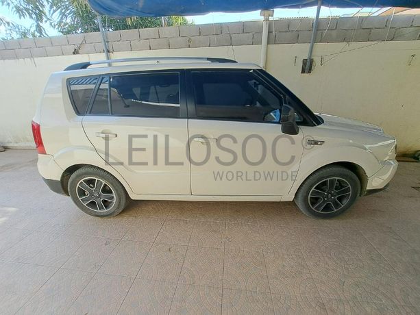 Veículo Zxauto C3 · Viana