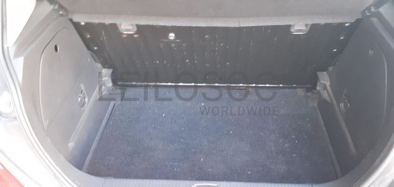 Opel Corsa 1.3CDTI · Ano 2013