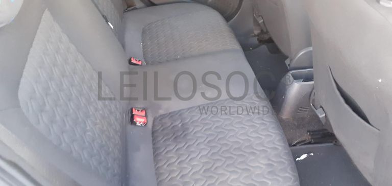 Opel Corsa 1.3CDTI · Ano 2013