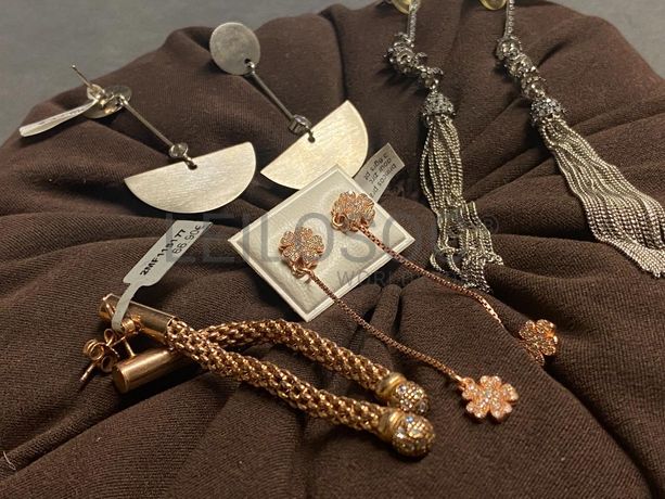 Brincos em prata e outros materiais