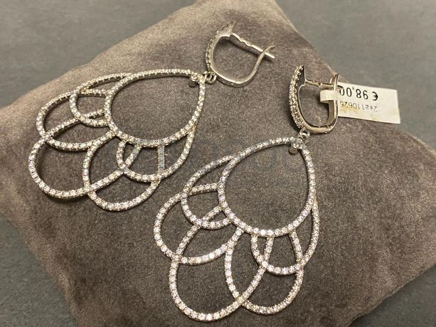 Brincos em prata