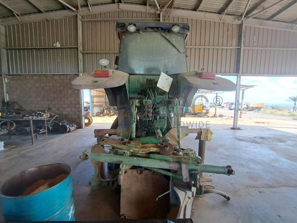 Trator agrícola John Deer 7830  · Samba Caju