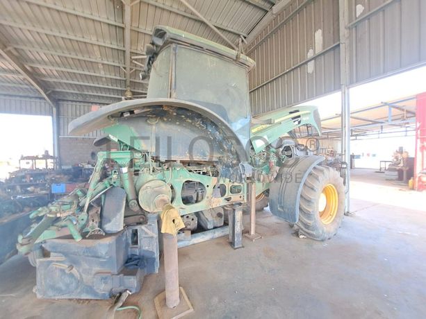 Trator agrícola John Deer 7830  · Samba Caju