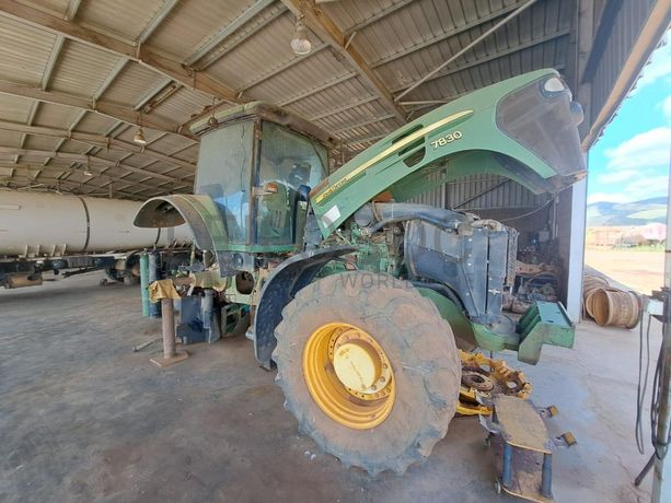 Trator agrícola John Deer 7830  · Samba Caju