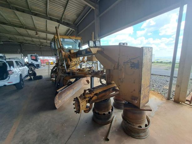 Niveladora Caterpillar 160H · Samba Caju