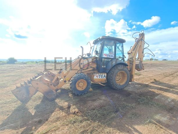 Retroescavadora Case 590R  · Samba Caju