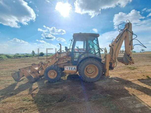 Retroescavadora Case 590R  · Samba Caju