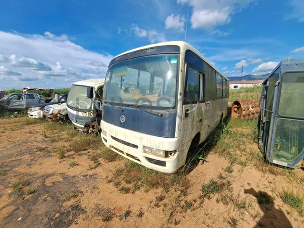 Autocarro Nissan Civillian · Samba Caju