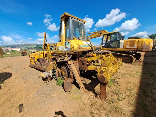 Buldózer Komatsu D65E-12 · Samba Caju
