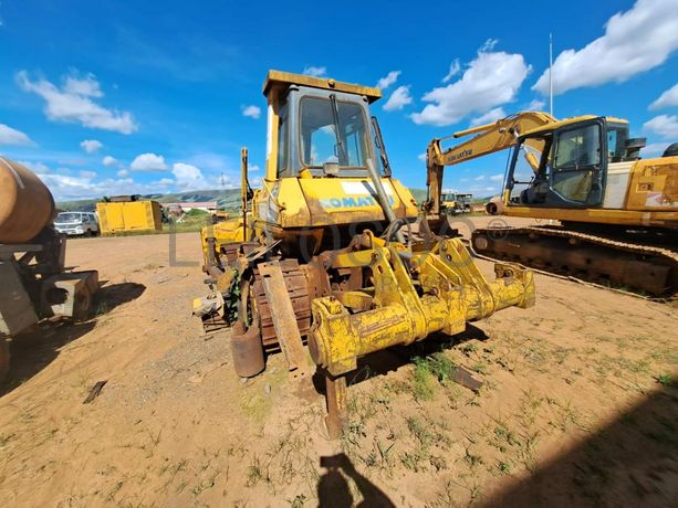 Buldózer Komatsu D65E-12 · Samba Caju