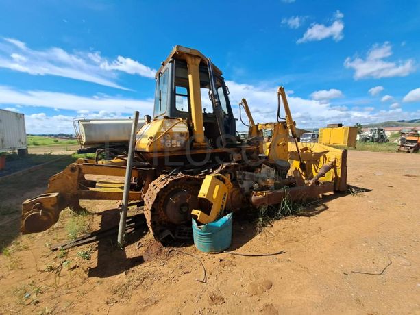 Buldózer Komatsu D65E-12 · Samba Caju