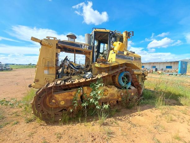 Buldózer Caterpillar D8R · Samba Caju