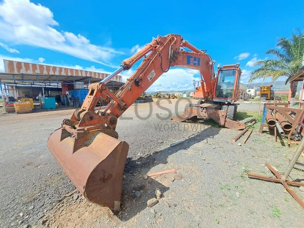 Escavadora de Pneus Fiat Hitachi FH150W.3 · Samba Caju