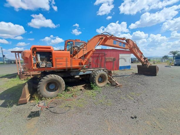 Escavadora de Pneus Fiat Hitachi FH150W.3 · Samba Caju