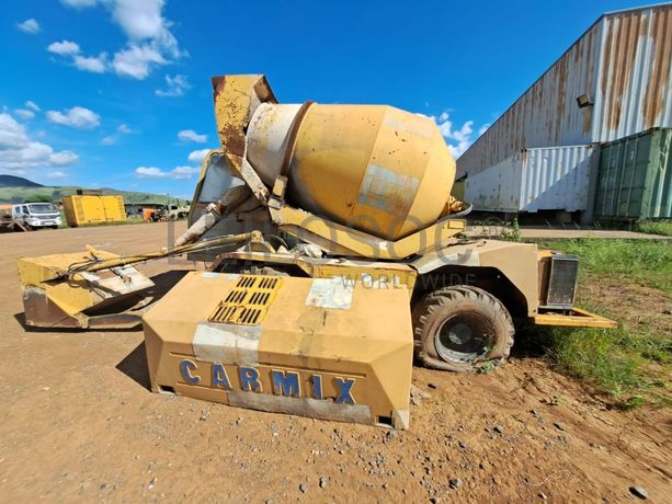Autobetoneira autocarregante (4X4) Carmix ONE 2.3 · Samba Caju