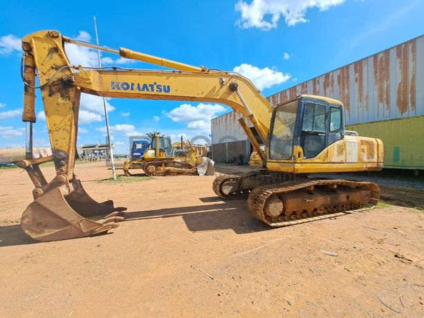 Escavadora de rastos Komatsu PC220 -7 · Samba Caju