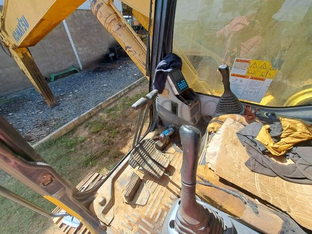 Escavadora de rastos Komatsu PC220 -7 · Samba Caju