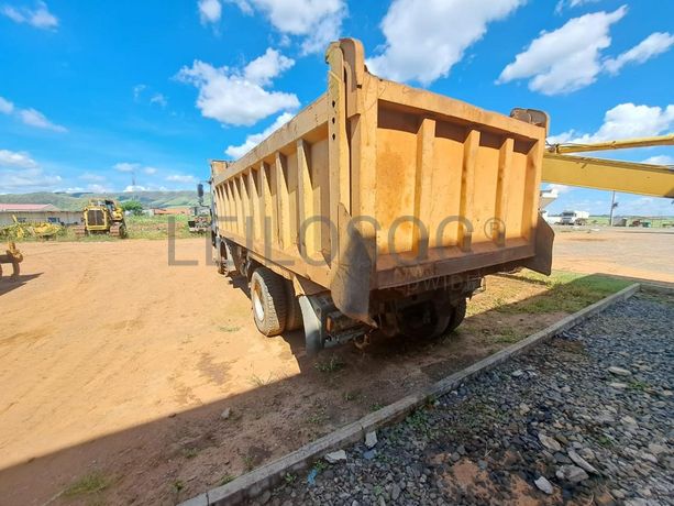 Camião basculante MAN TGA 41400 · Samba Caju