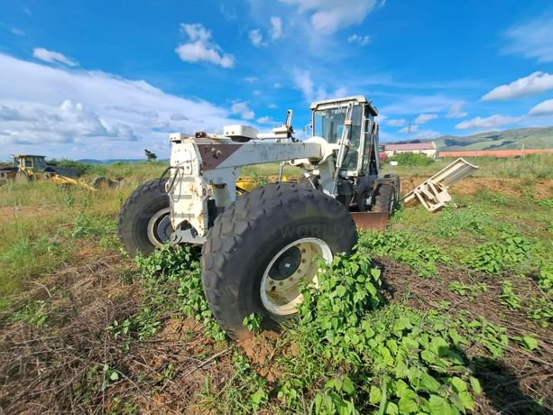 Motoniveladora Terex TG 230 · Samba Caju