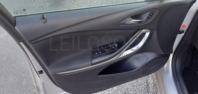 Opel Astra 1.6 CDTI · Ano 2017