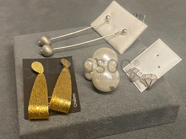 Brincos em prata e outros materiais