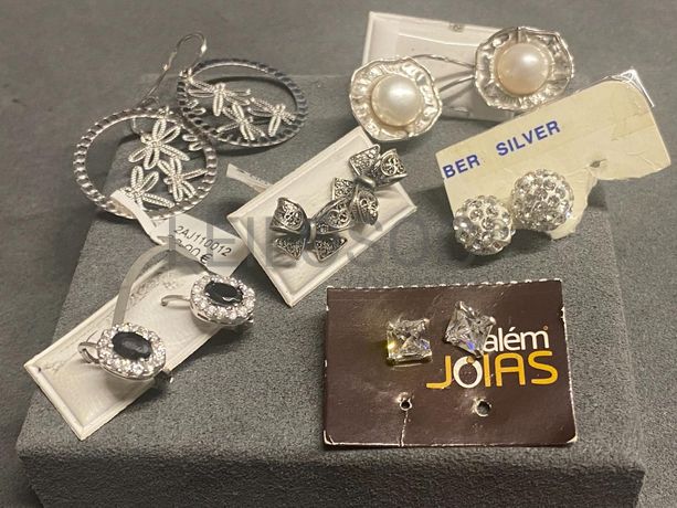 Brincos em prata e outros materiais
