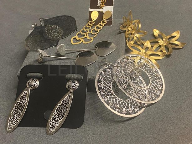 Brincos em prata e outros materiais