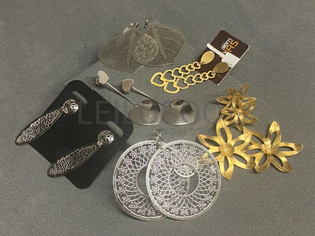 Brincos em prata e outros materiais