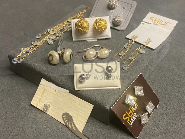 Brincos em prata e outros materiais