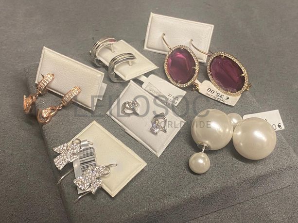 Brincos em prata e outros materiais