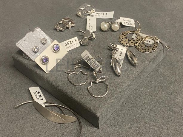 Brincos em prata e outros materiais