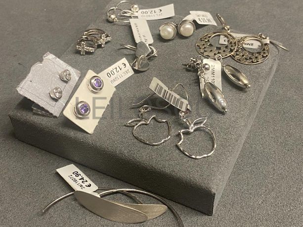 Brincos em prata e outros materiais