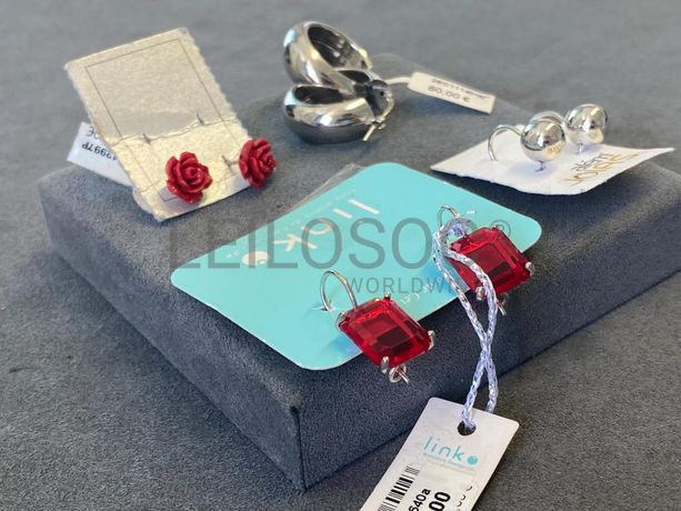 Brincos em prata e outros materiais