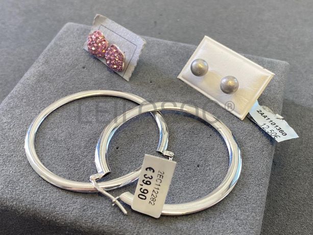 Brincos em prata e outros materiais