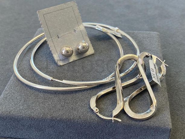 Brincos em prata e outros materiais