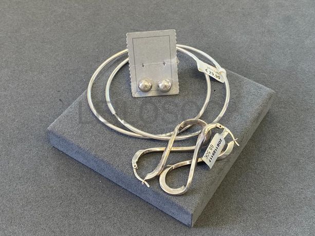 Brincos em prata e outros materiais