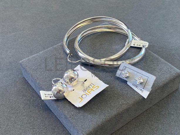 Brincos em prata e outros materiais