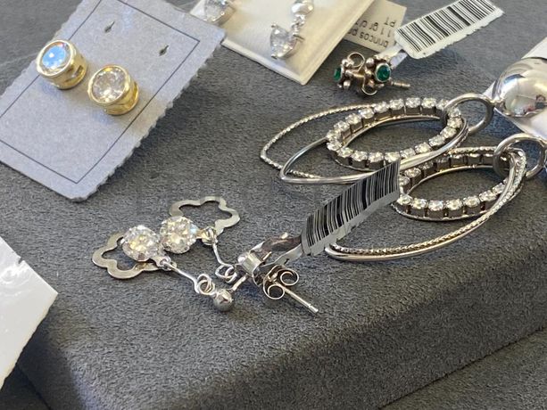 Brincos em prata e outros materiais