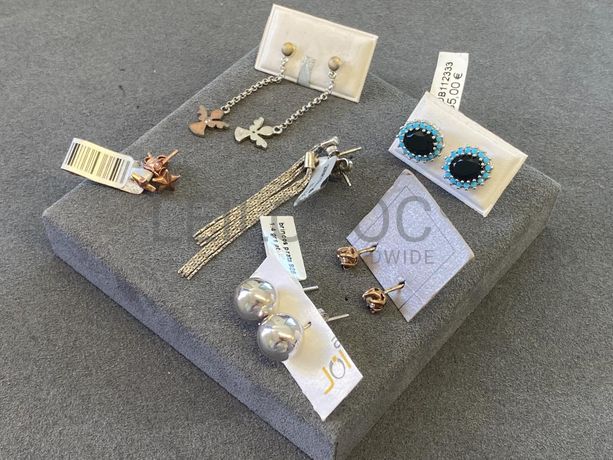 Brincos em prata e outros materiais