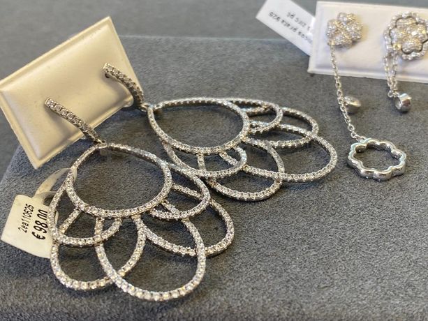 Brincos em prata e outros materiais