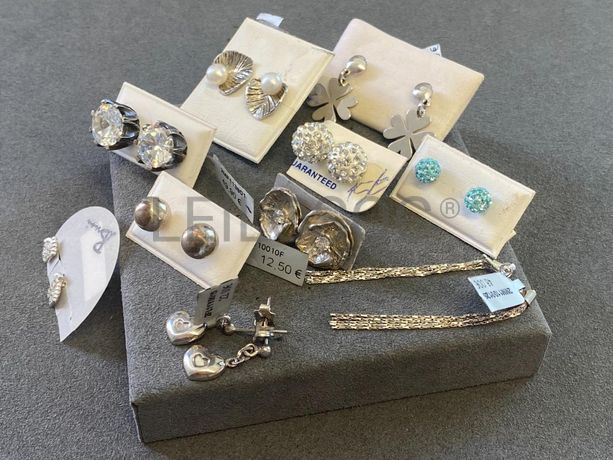 Brincos em prata e outros materiais