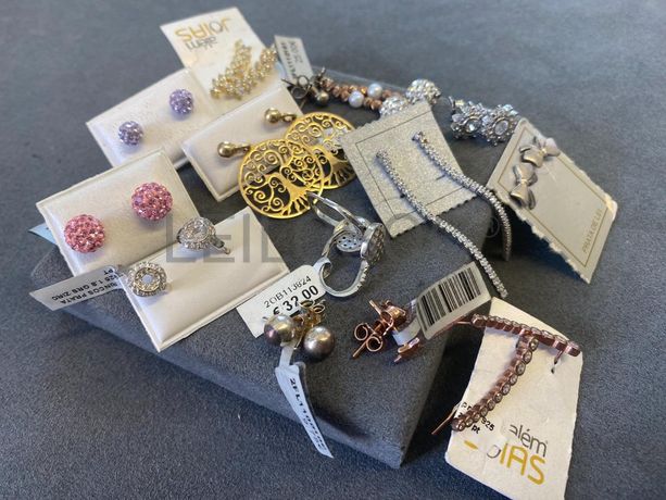 Brincos em prata e outros materiais