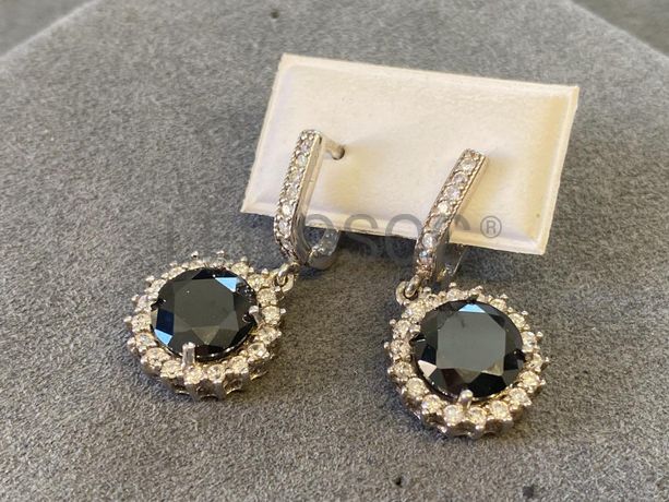 Brincos em prata e outros materiais