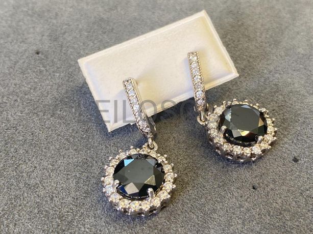 Brincos em prata e outros materiais