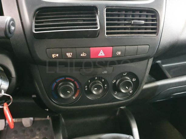 Opel Combo 1.6 CDTI · Ano 2017